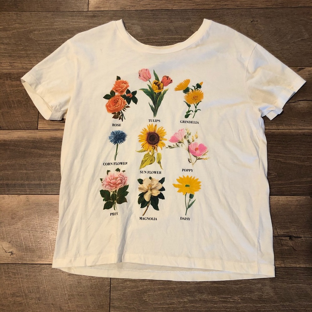 Flower graphic tee